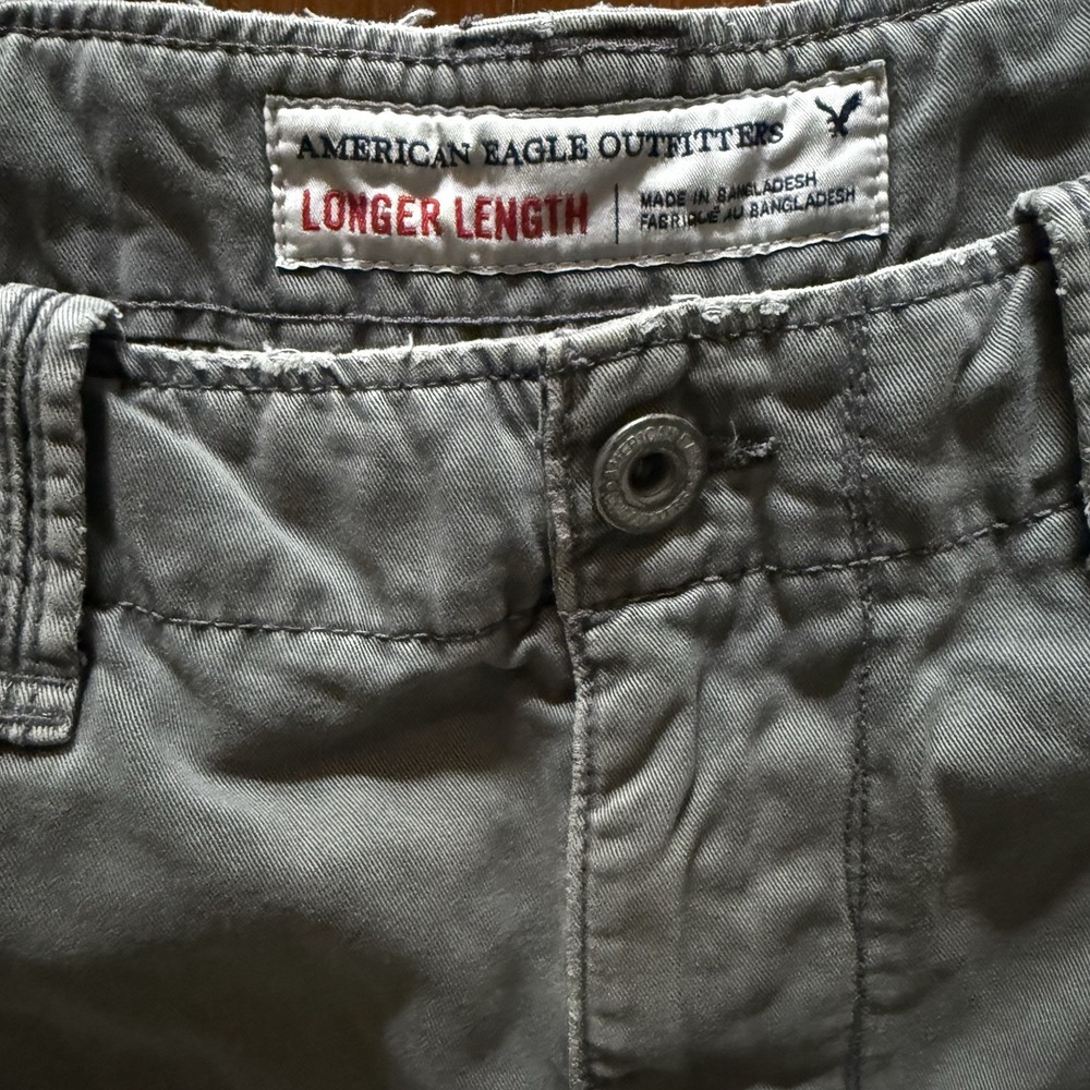 American Eagle Longer Length Cargo Shorts Mens 32 Grey Y2K Baggy Skater - Picture 3 of 7